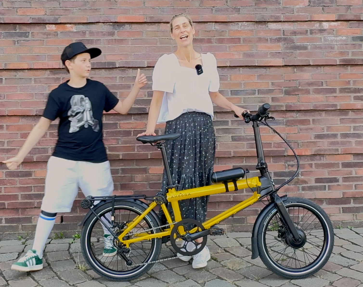 Dorothée (a.k.a @twowheelsgoodhh) reviews Max